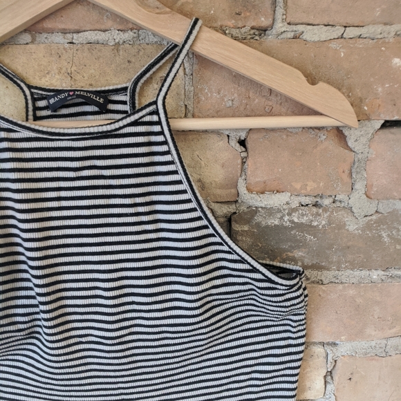 Brandy Melville Crop Top - Picture 4 of 6